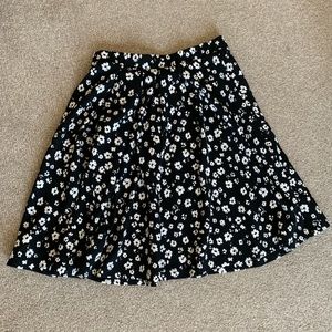 Elastic-banded, high-waisted, flaired skirt